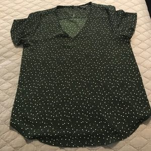 41 Hawthorn dark green with white polka dot short sleeve